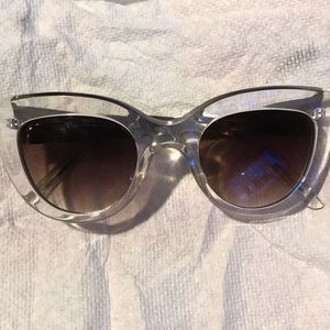 Gorgeous Great condition fashion sunglasses